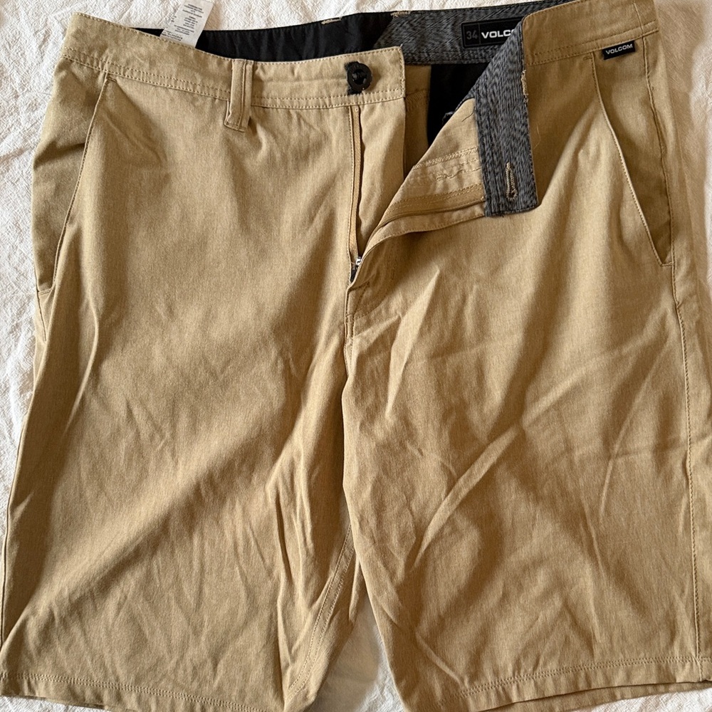 Volcom Men's Khaki Flat Front Shorts size 34.